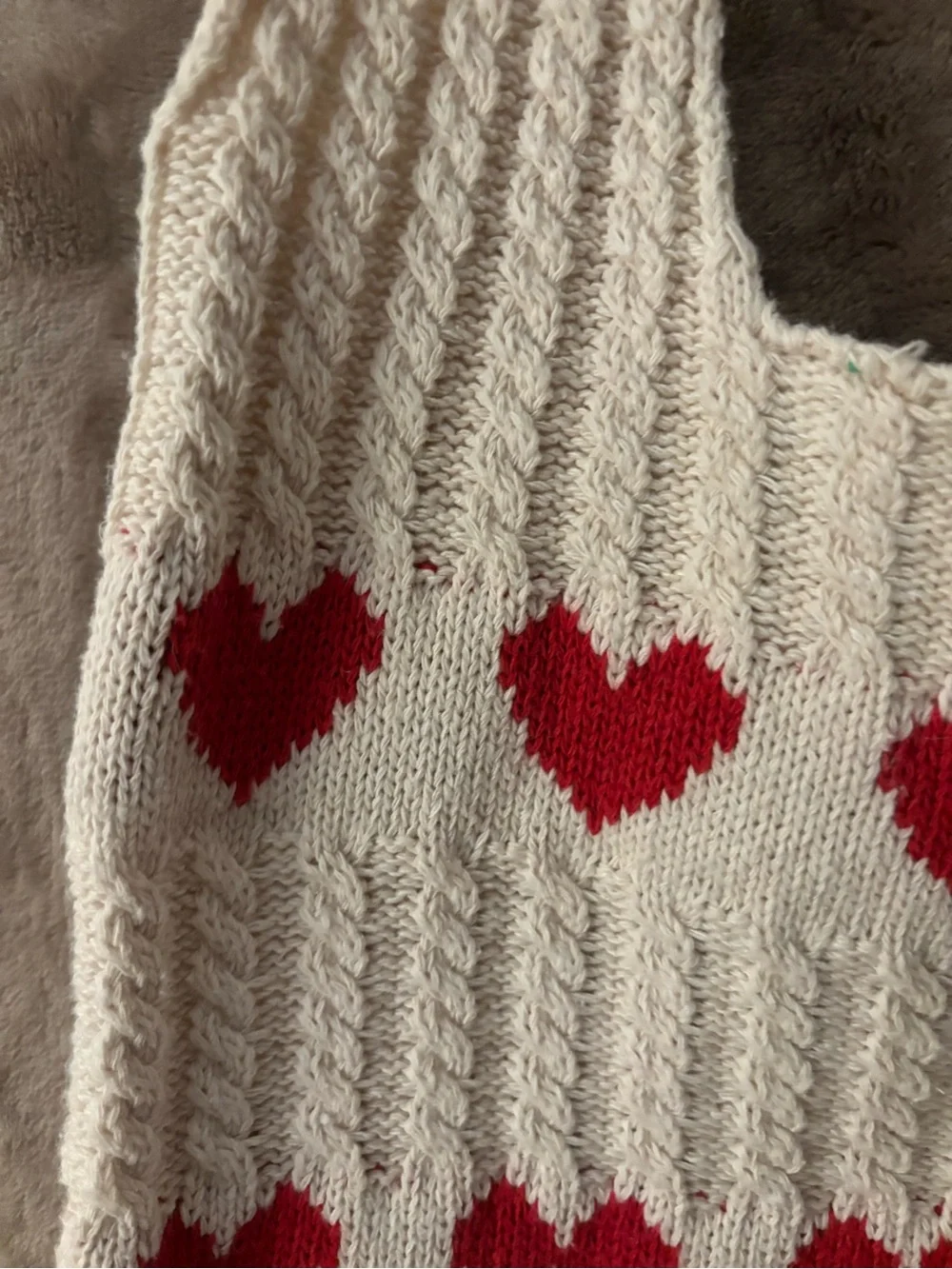 Women’s Cream Knit Heart Tote Bag with Red Hearts